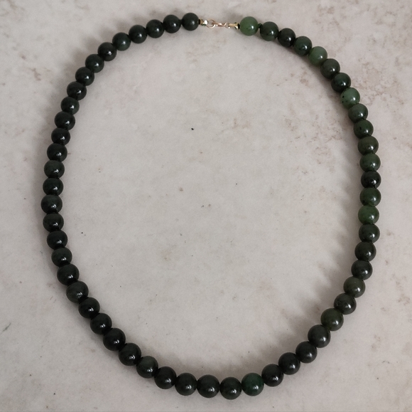 Vintage Genuine Jadeite Necklace - Picture 4 of 16